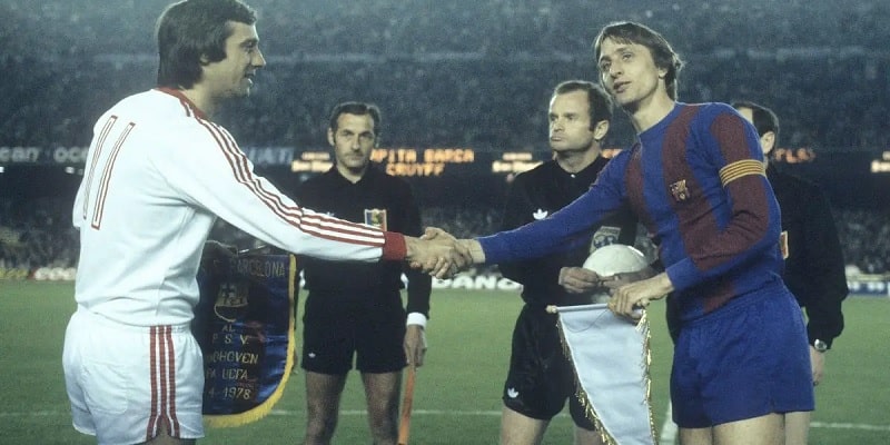 Johan Cruyff tỏa sáng và giành nhiều danh hiệu tại Barca